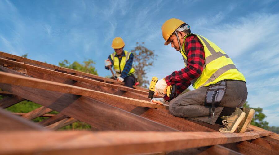Professional gutter cleaning in Hampton, IA